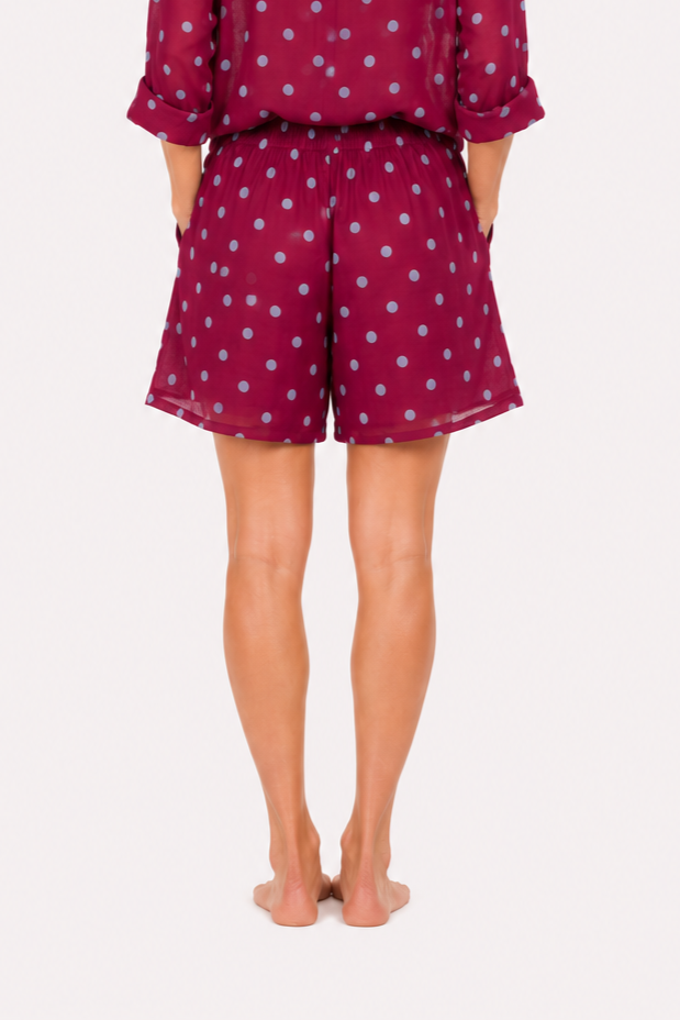 Gepunktete Shorts