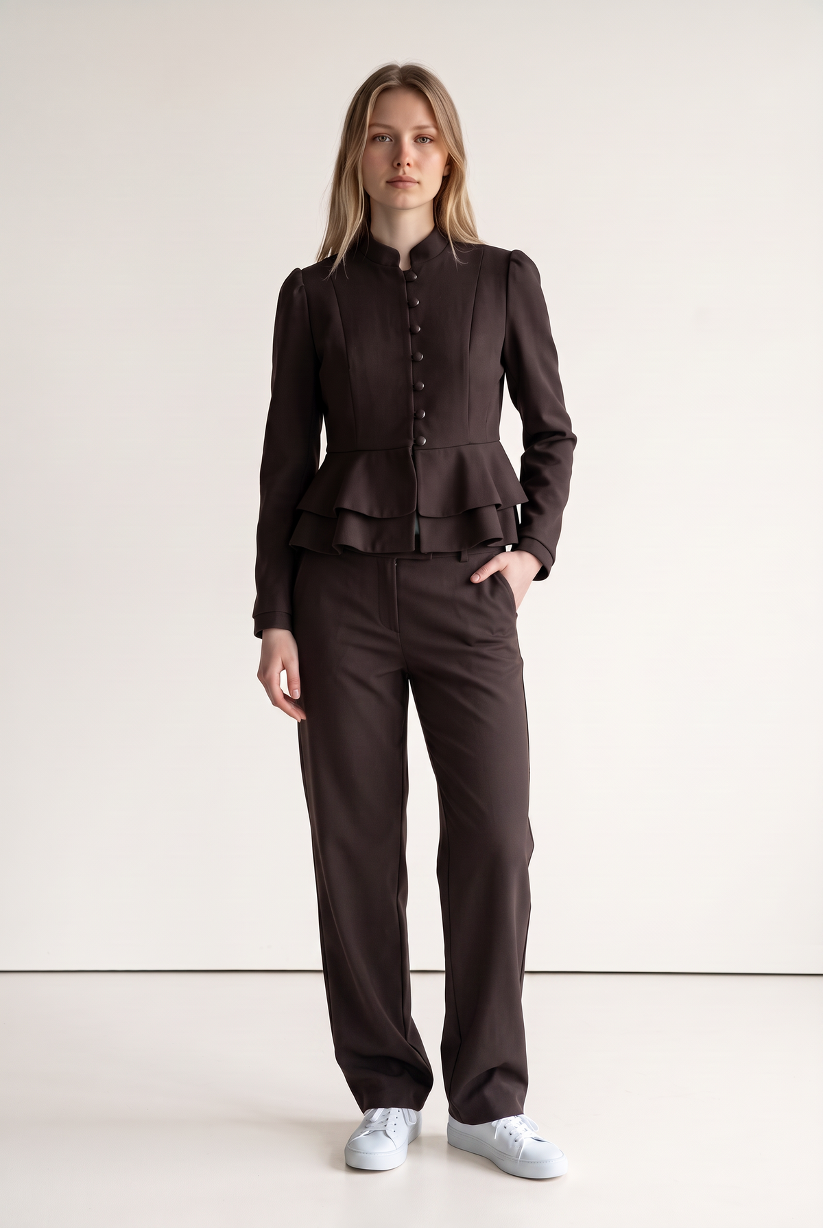 Jacke mit Stehkragen und Volants