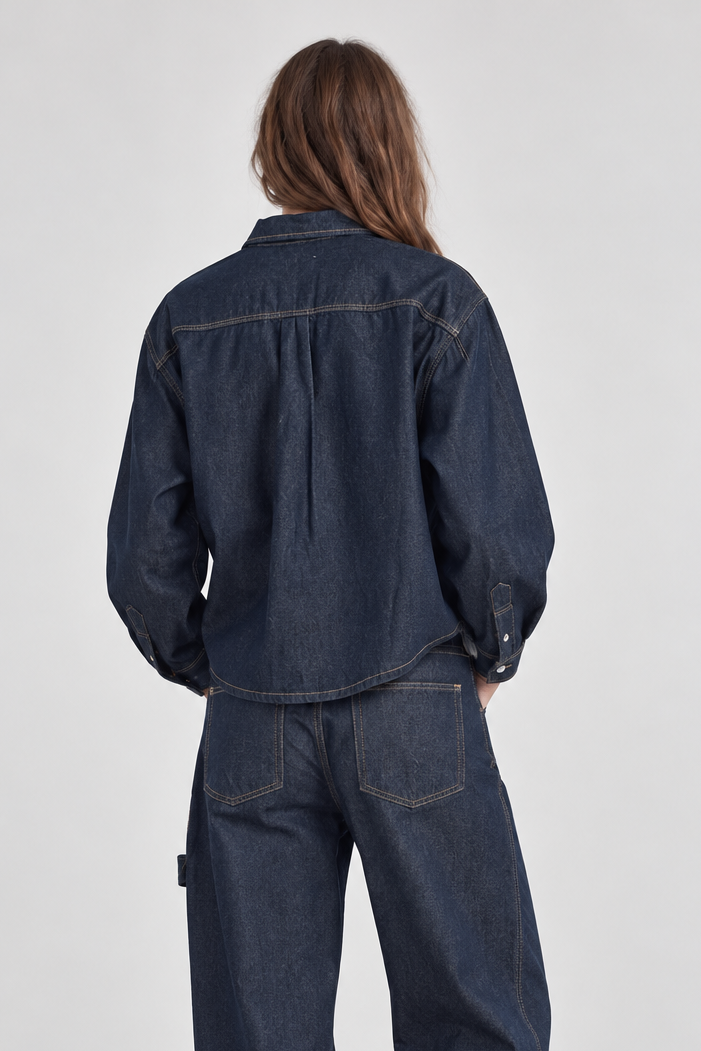 Dunkle Jeansjacke