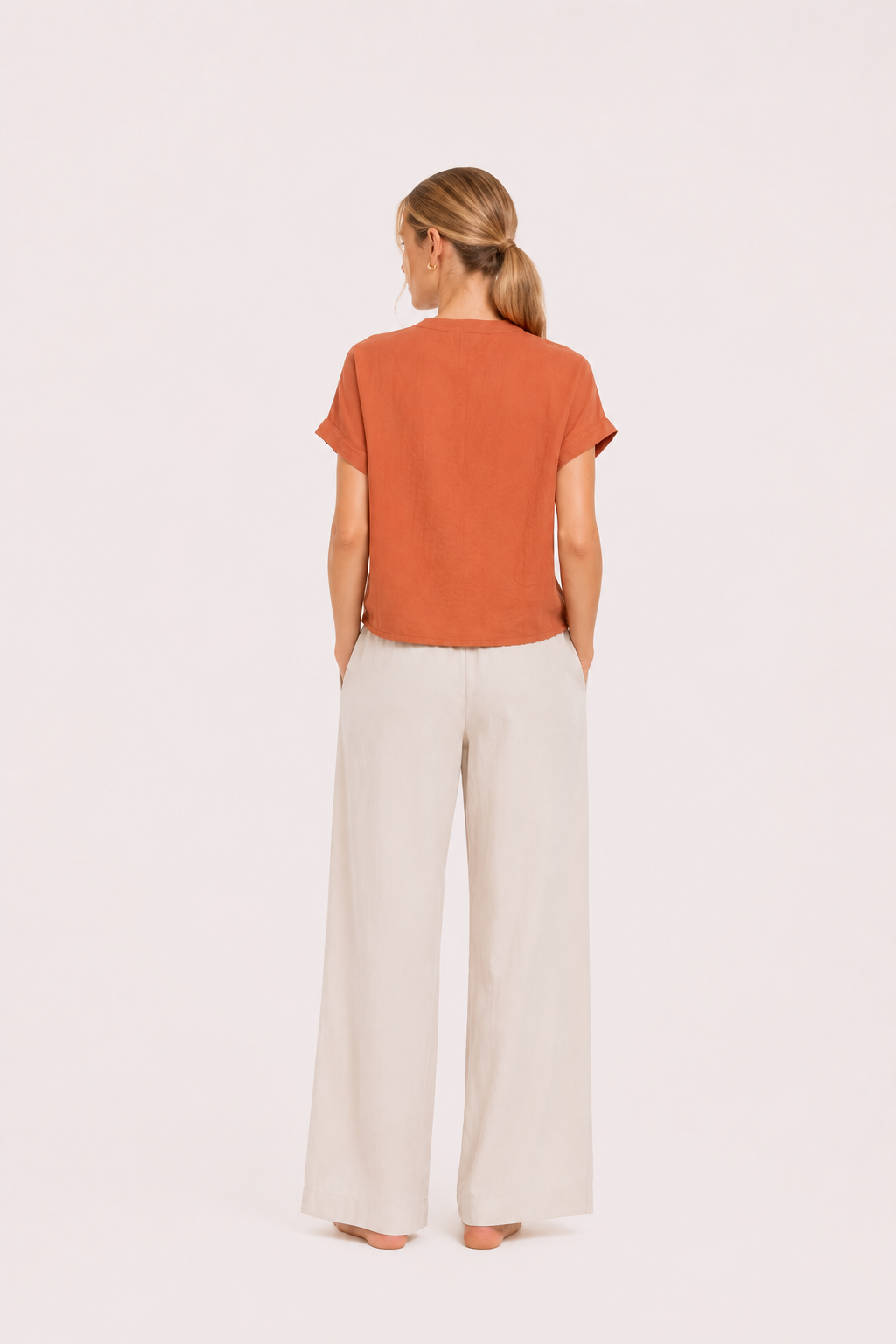 Bluse mit Knoten